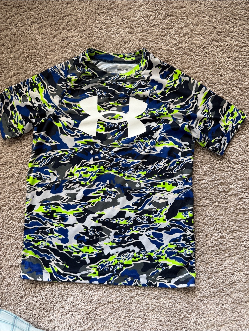 Youth Small Under Armour shirt